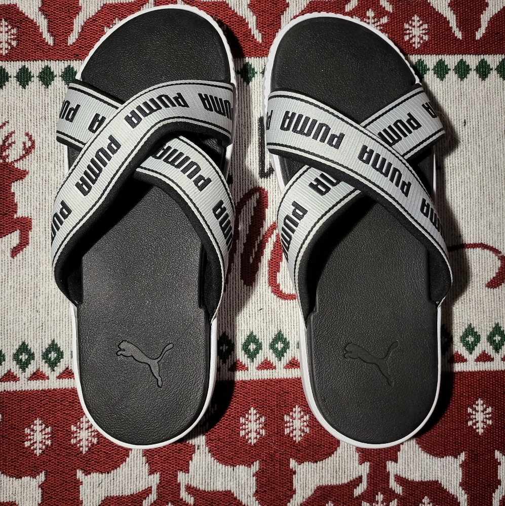 PUMA platform criss cross black and white slides womans size 9.5 NEVER WORN